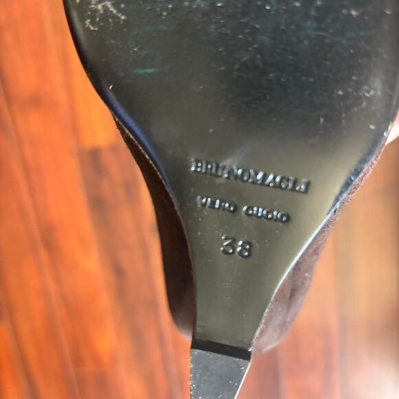 Bruno Magli Women's Brown Pumps - Picture 5 of 8